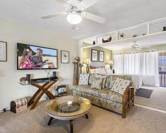 Kona Shores #219 - Kailua-Kona - Living room