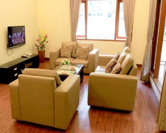 Safari Resort - Puncak - Area lounge