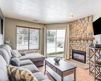 Garden City Condo with Pool Access by Bear Lake! - Garden City - Sala de estar