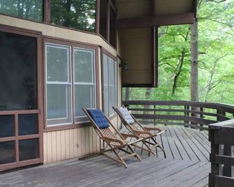 Cheerful chalet retreat in Bayse VA, Bryce resort - Basye - Patio
