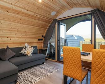 Barn Owl - Carnforth - Living room