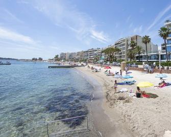 Modern apartment 2 bedrooms quiet terrace in a palm beach area, 30 meters from seaside - Cannes - Playa