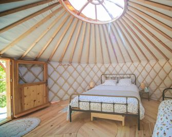 Les Yourtes de Provence - Saint-Paulet-de-Caisson