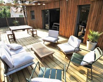 Villa Les Hibiscus - 500m from the beach - authentic style and design for 8 - Longeville-sur-Mer - Patio