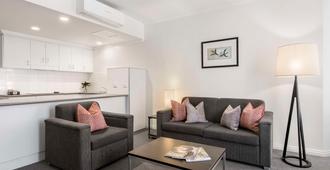Franklin Apartments - Adelaide - Oturma odası