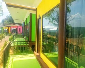T-House - Ratsada - Balcón