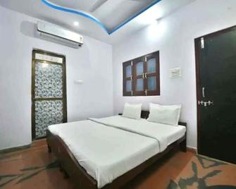 Mgh 112 Bhagyashali Hotel & Guest House - Dūngarpur - Bedroom