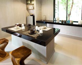 Villa Thalanena By The Beach - Ban Tha Lane - Dining room