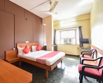 OYO 63264 Hotel Shamiana - Pandharpur - Bedroom