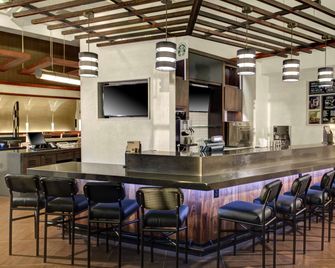 Hyatt Place Memphis Primacy Parkway - Memphis - Bar