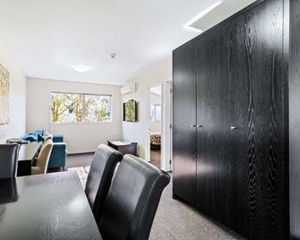 كواليتي سويتس أموري - تشريستتشورتش - غرفة نوم