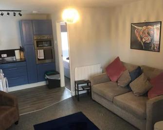 Captivating 1-Bed Apartment in Hednesford - Cannock - Living room