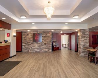 Red Roof Inn & Suites Indianapolis Airport - Indianapolis - Rezeption