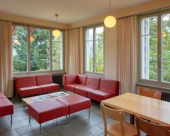 Youth Hostel Grindelwald - Grindelwald - Living room