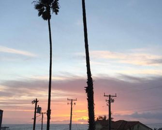 Main & Salt - Pismo Beach - Vista esterna