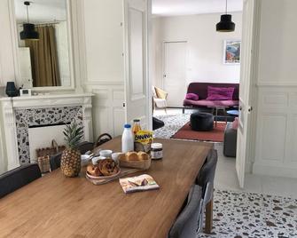Magnificent townhouse a stone's throw from the beach - Villers-sur-Mer - Salle à manger