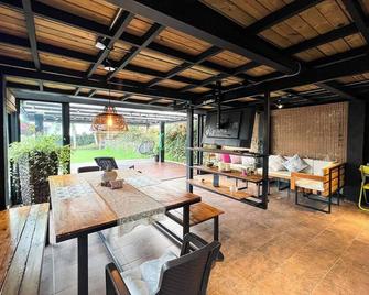 Quiet house for groups - Santa Helena - Dining room