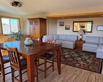 Glacier View Loft at Duck Lake - Babb - Living room