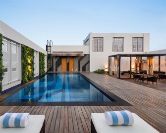 Ramada by Wyndham Ghaziabad Vasundhara - Ghaziabad - Pool
