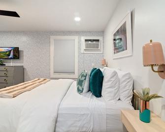 Cozy Studio Near Vanderbilt & Belmont | Walkable and Dog-Friendly - Nashville - Chambre