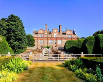 Broome Park Golf & Country Club by Diamond Resorts - Barham - Gebäude