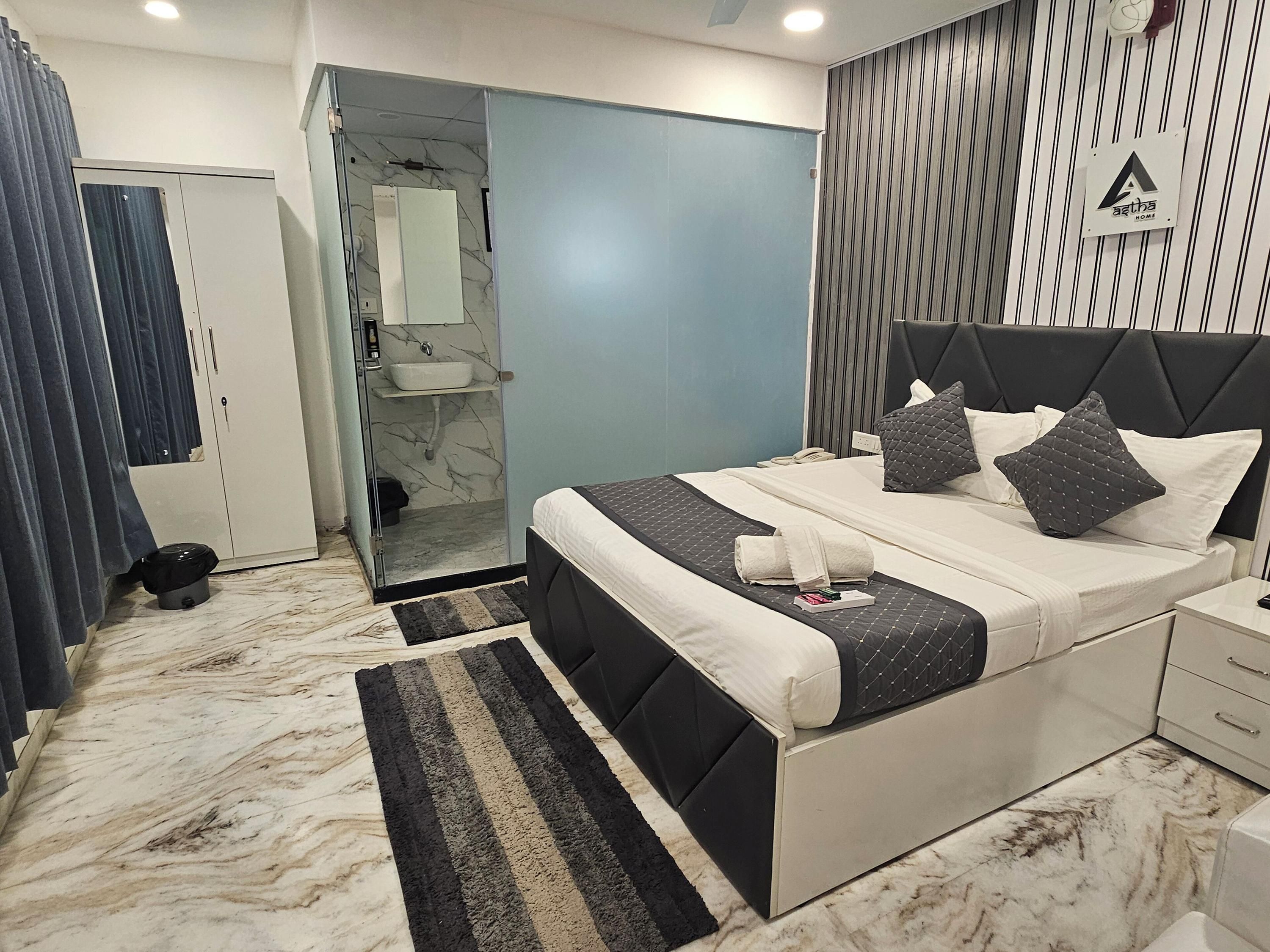 Astha Kandivali Service Apartment - Mumbai