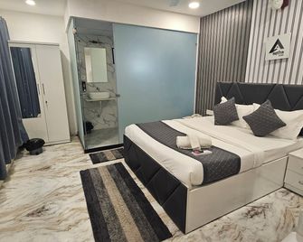 Astha Kandivali Service Apartment - Bombay