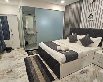 Astha Kandivali Service Apartment - Mumbai