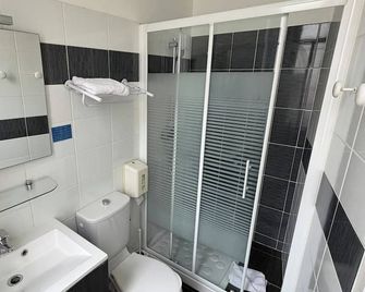 Contact Hôtel les Platanes - Clim Mobile en Option - Villeneuve-sur-Lot