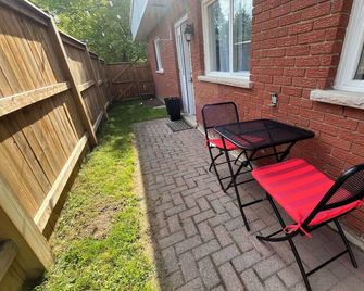 Red Brick Suite - Hanover - Patio