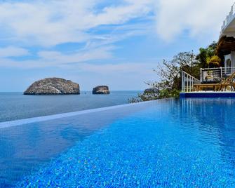 Casa Azul Profundo I II & III Private Oceanfront Villa up to 32 bedrooms - Mismaloya - Basen