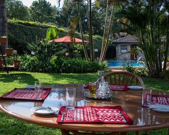 Deerpark Luxury Stays - Ναϊρόμπι - Βεράντα