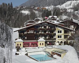 Hotel Sonnalm - Bad Kleinkirchheim - Building