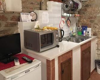 Aurora delle rose apartments, Dependance Santa Chiara - Assise - Cuisine