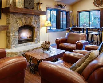 Best Western PLUS Truckee-Tahoe Hotel - Truckee - Obývací pokoj