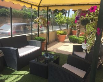 Hotel Dei Tartari - Tibur - Patio