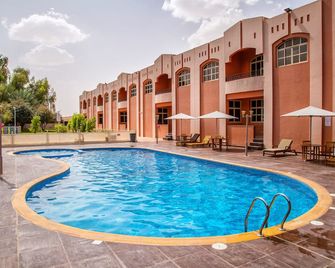 Asfar Resorts Al Ain - Al Ain - Piscina
