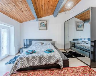 Chez Lea - Saint-Seurin-de-Cadourne - Bedroom