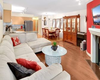 Kitsilano Apartment | 6 blocks to the beach License number 24-229694 - فانكوفر - غرفة معيشة