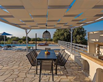 Villa MareMonte with private swimming pool , tennis , soccer , basketball courts - Rethymno - Pool