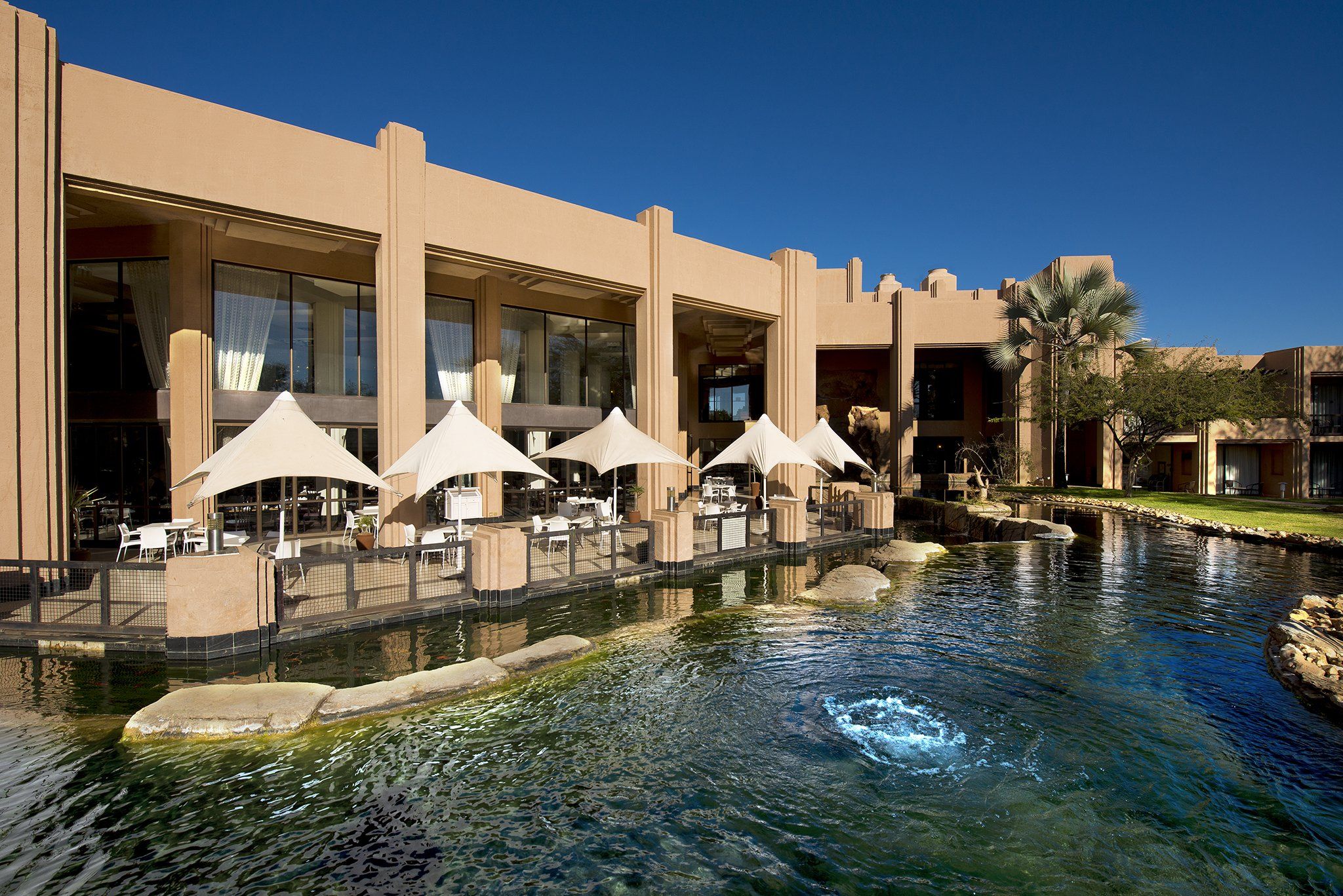 Windhoek Country Club Resort - ווינדהוק - בר
