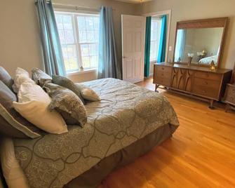 Spacious Serene Sanctuary - 2 Bed 2 Bath Apartment in Bristol - Bristol - Bedroom