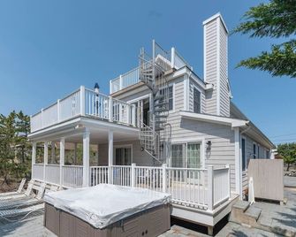 Peaceful 5-bedroom cottage in beach front community with AC in charming Montauk - Montauk