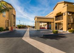 Econo Lodge Hesperia - Victorville I-15 - Hesperia - Gebäude