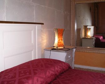 Borgo dei Filitti - B&B artistico - Piscina Solarium & Enoteca - Palmariggi - Habitación