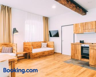 Amtshaus Gut Hügle Boutique Apartments - Bad Waldsee - Living room