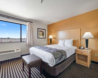 Best Western Plus Executive Inn & Suites - Manteca - Bedroom