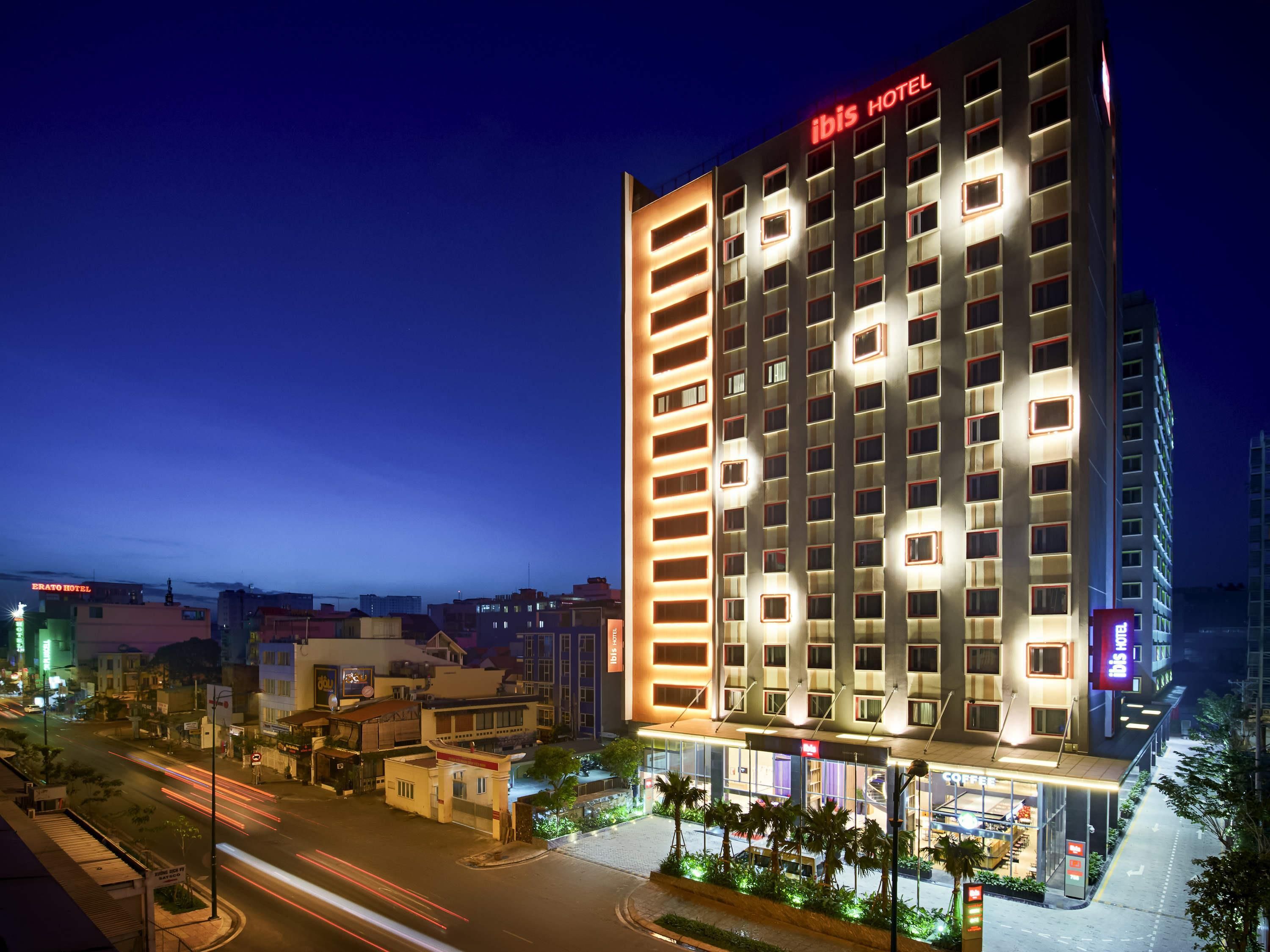 ibis Saigon Airport thumbnail 2