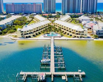 Buena Vida Townhomes by Southern Vacation Rentals - Navarre - Building