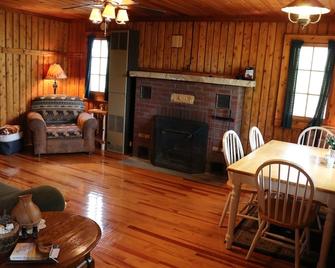 Private Log Cabin With View Overlooking Grand Lake - Presque Isle - Dining room
